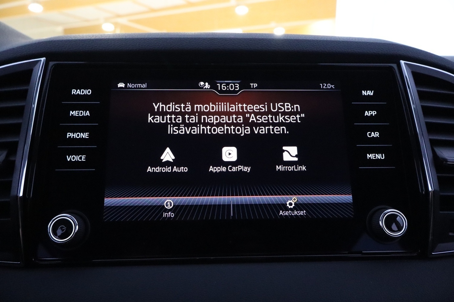 Skoda Karoq vaihtoauto