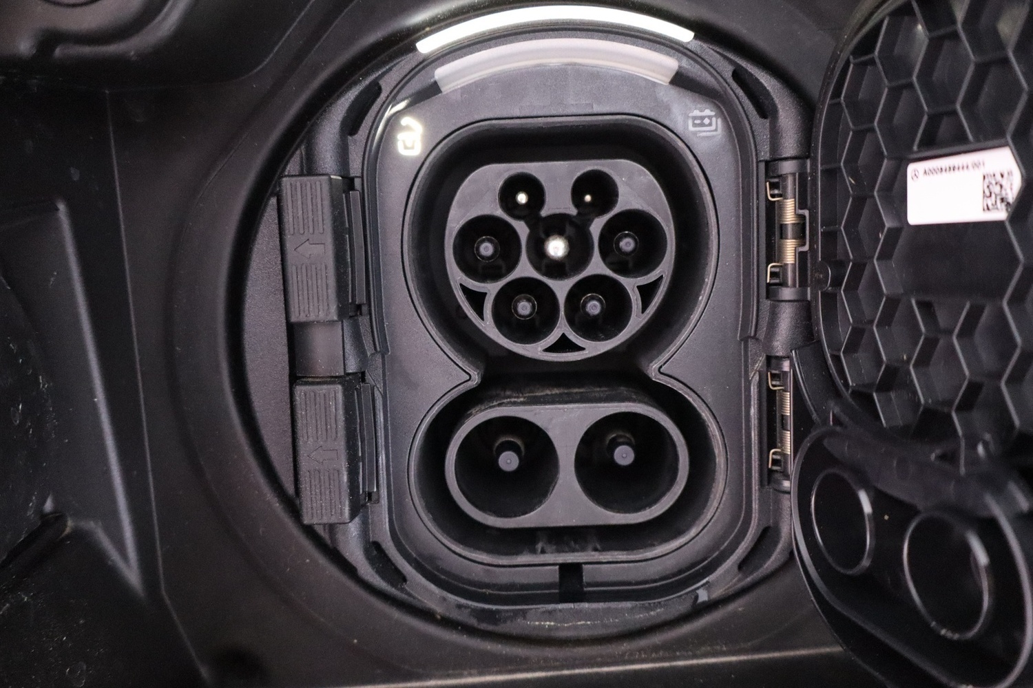 Mercedes-Benz EQA vaihtoauto