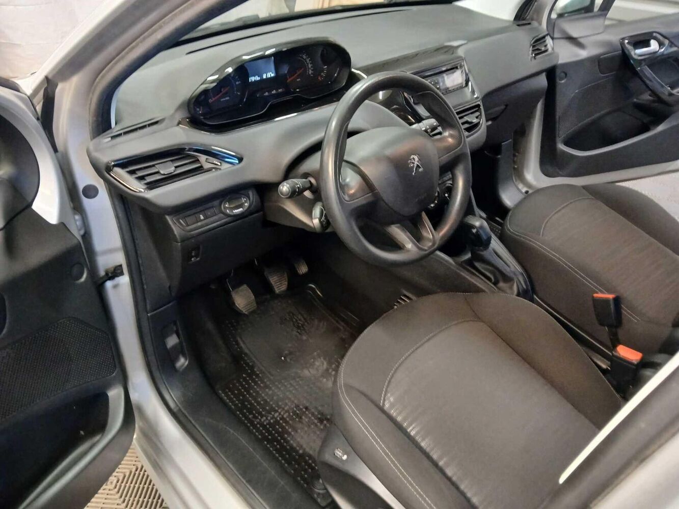 Peugeot 208 vaihtoauto