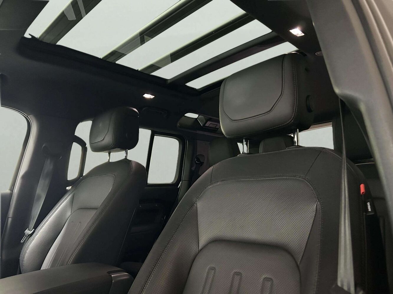 Land Rover Defender vaihtoauto