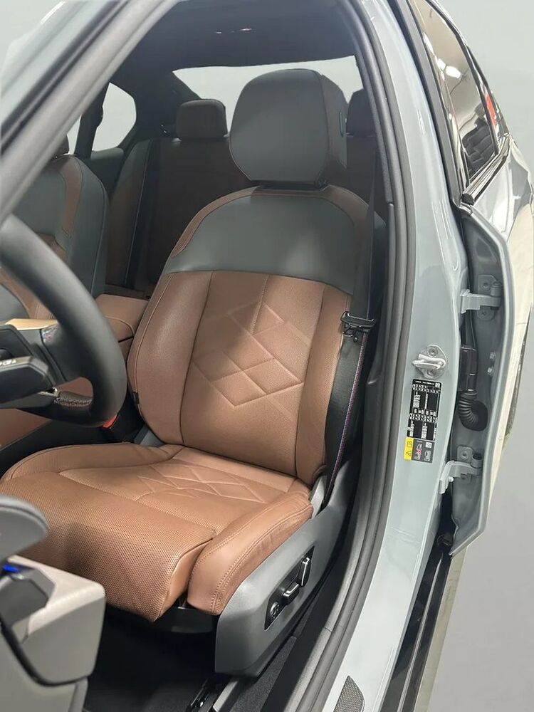 BMW i5 M60 vaihtoauto