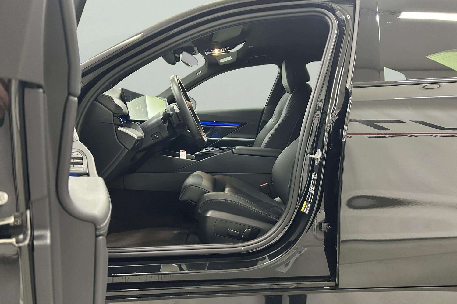 BMW i5 M60 vaihtoauto