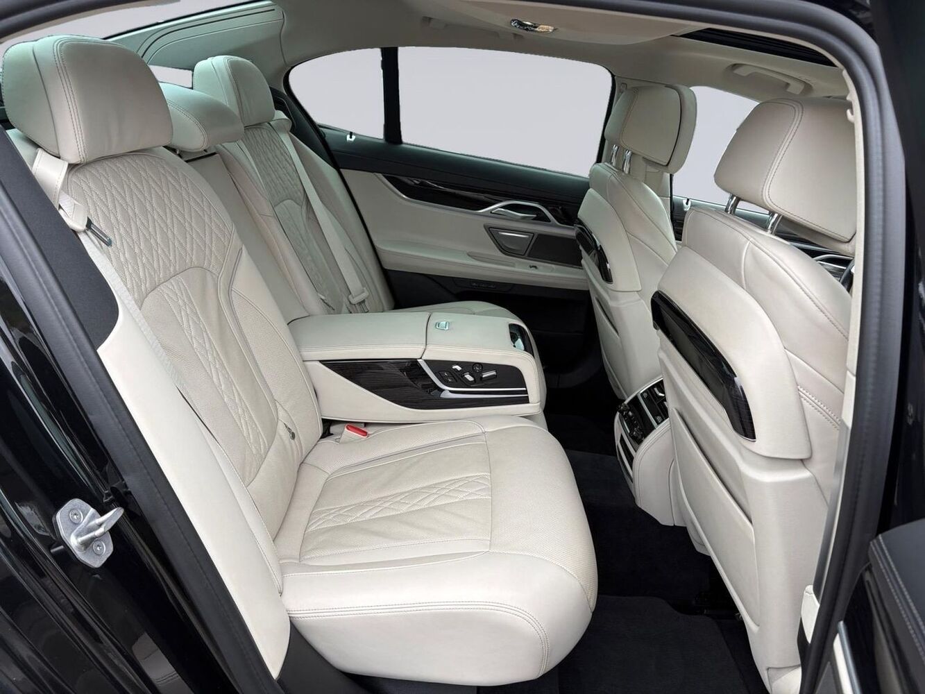 BMW 745 vaihtoauto