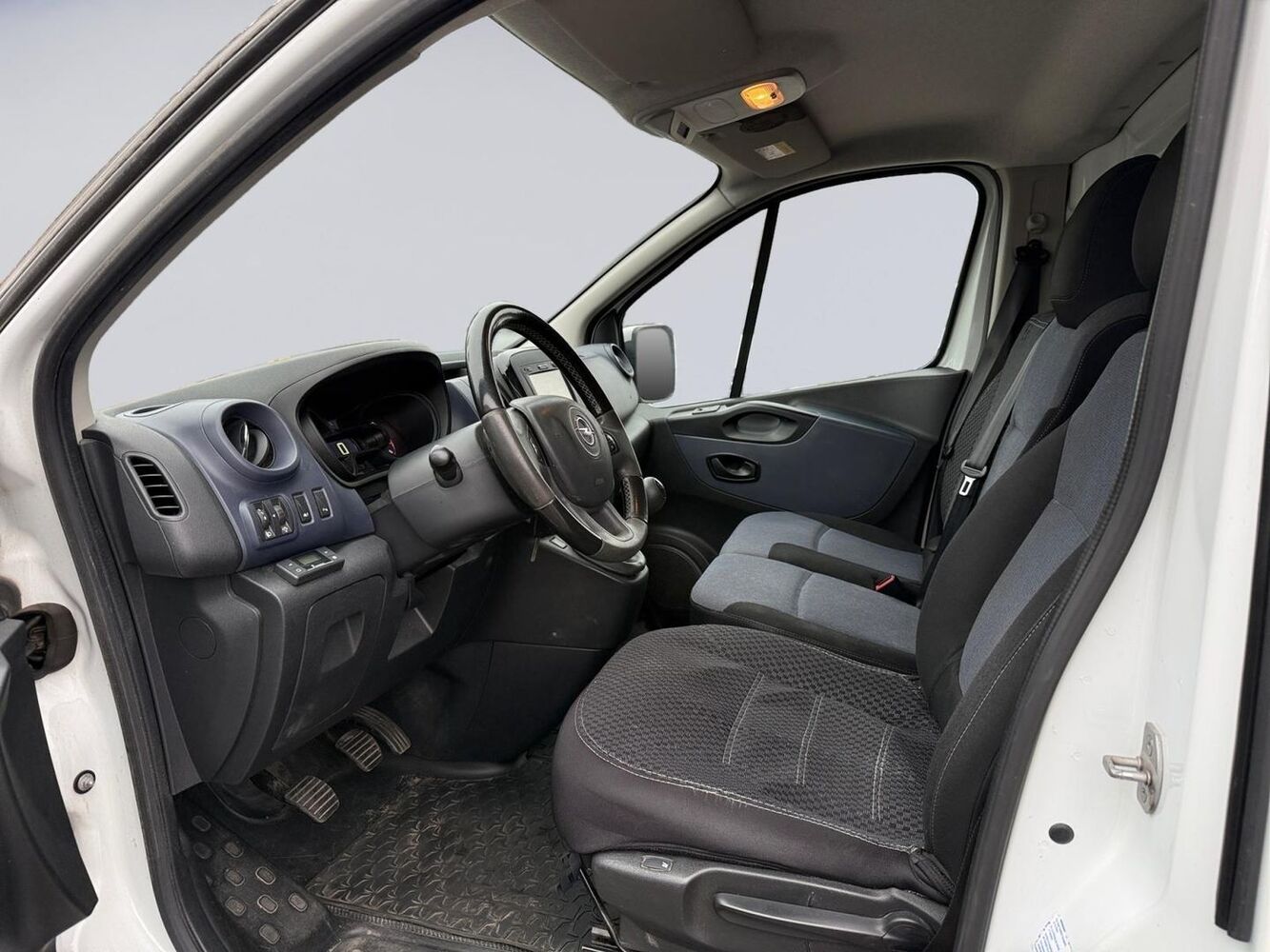 Opel Vivaro vaihtoauto