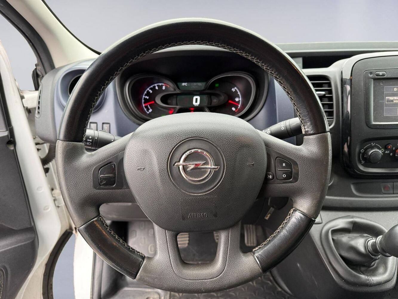 Opel Vivaro vaihtoauto