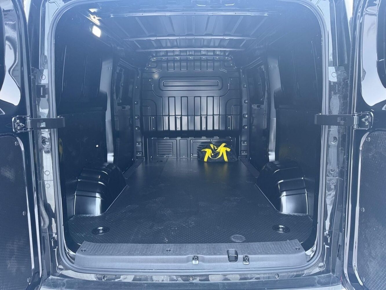 Maxus e-Deliver 5 vaihtoauto