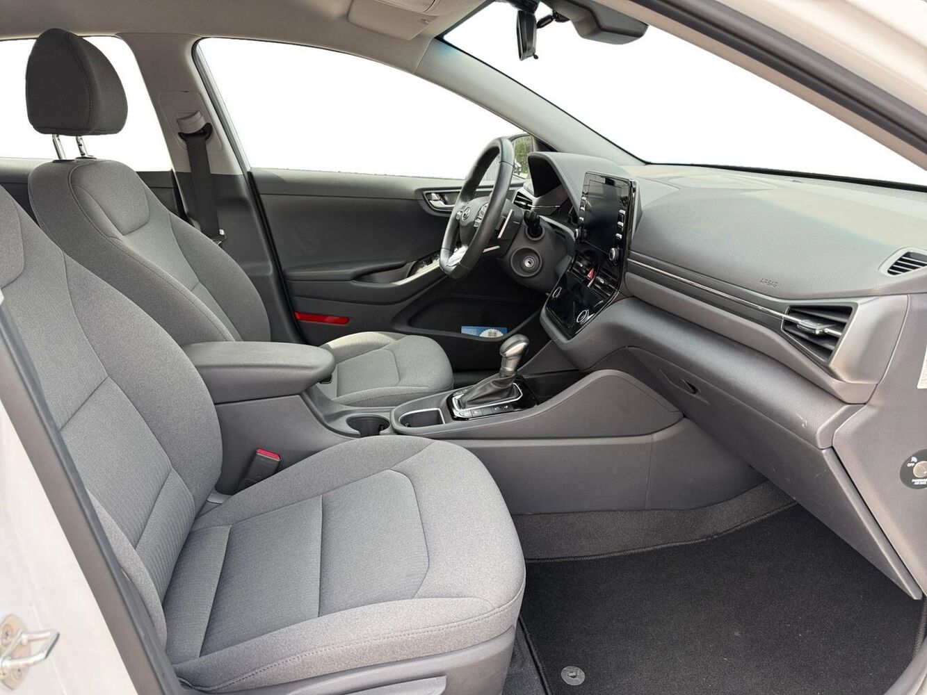 Hyundai IONIQ plug-in vaihtoauto