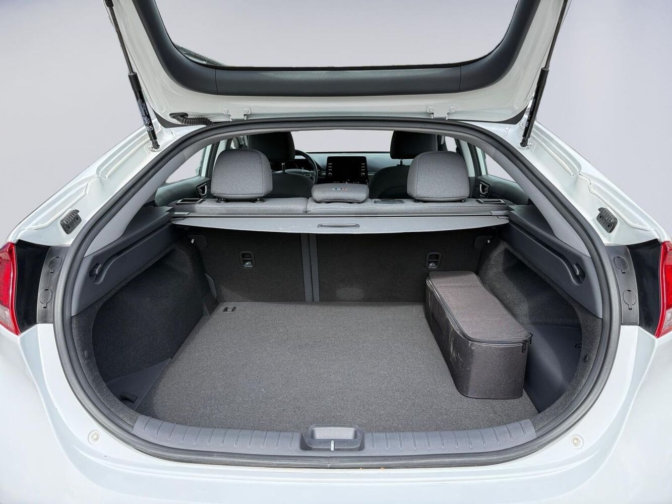 Hyundai IONIQ plug-in vaihtoauto