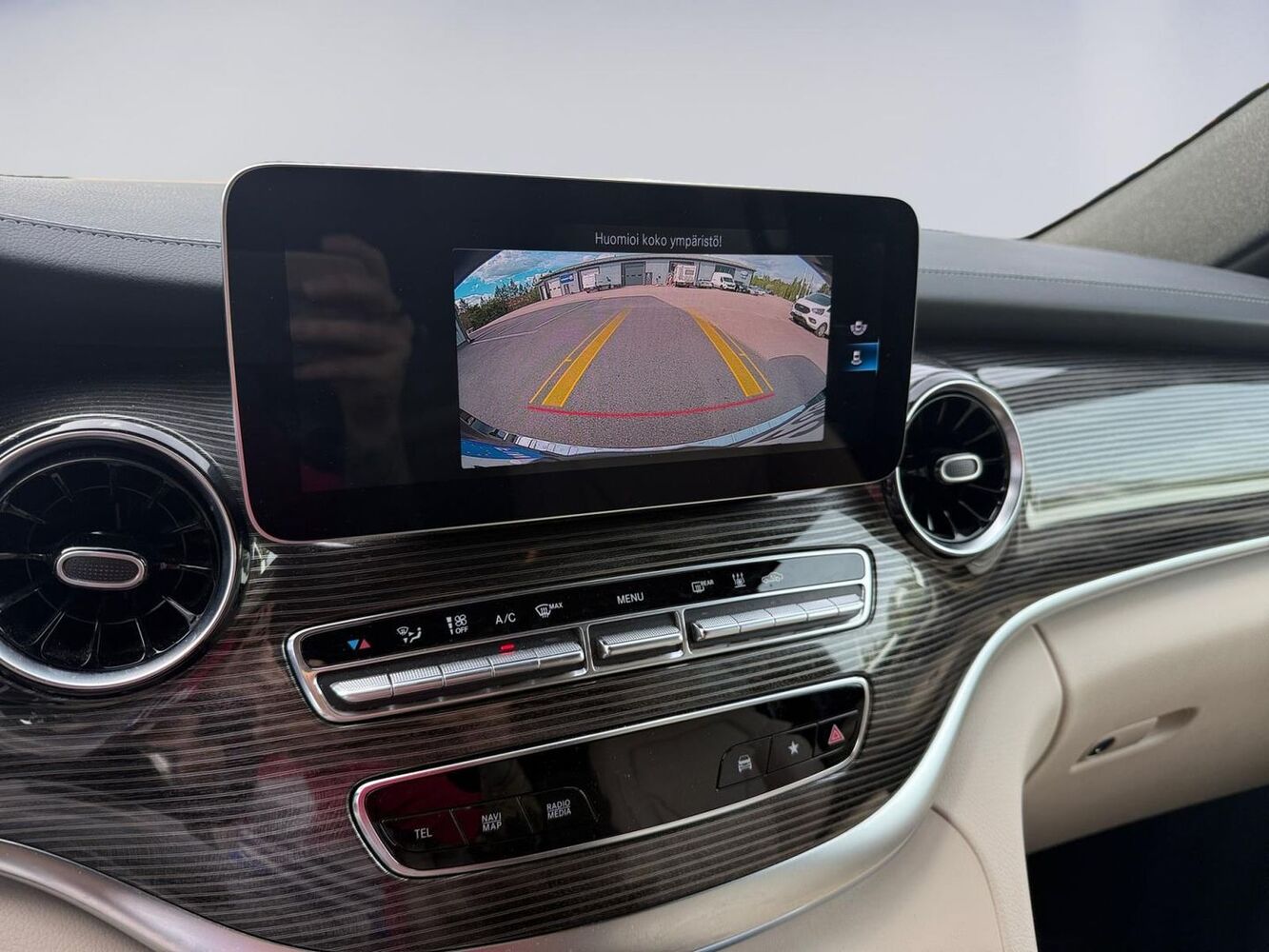 Mercedes-Benz EQV vaihtoauto