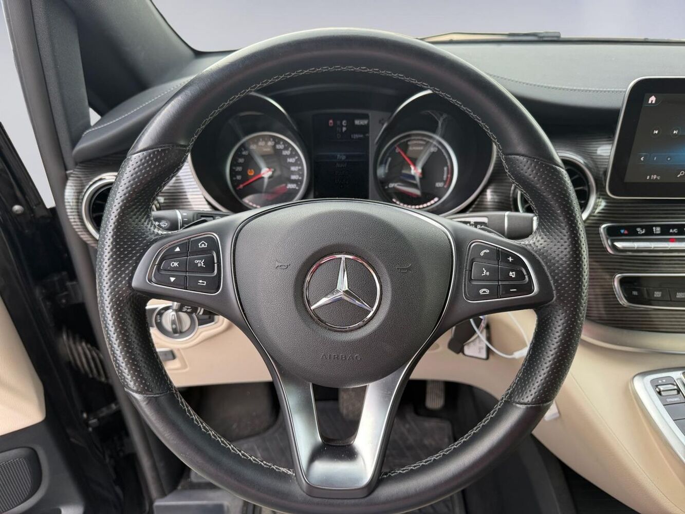 Mercedes-Benz EQV vaihtoauto