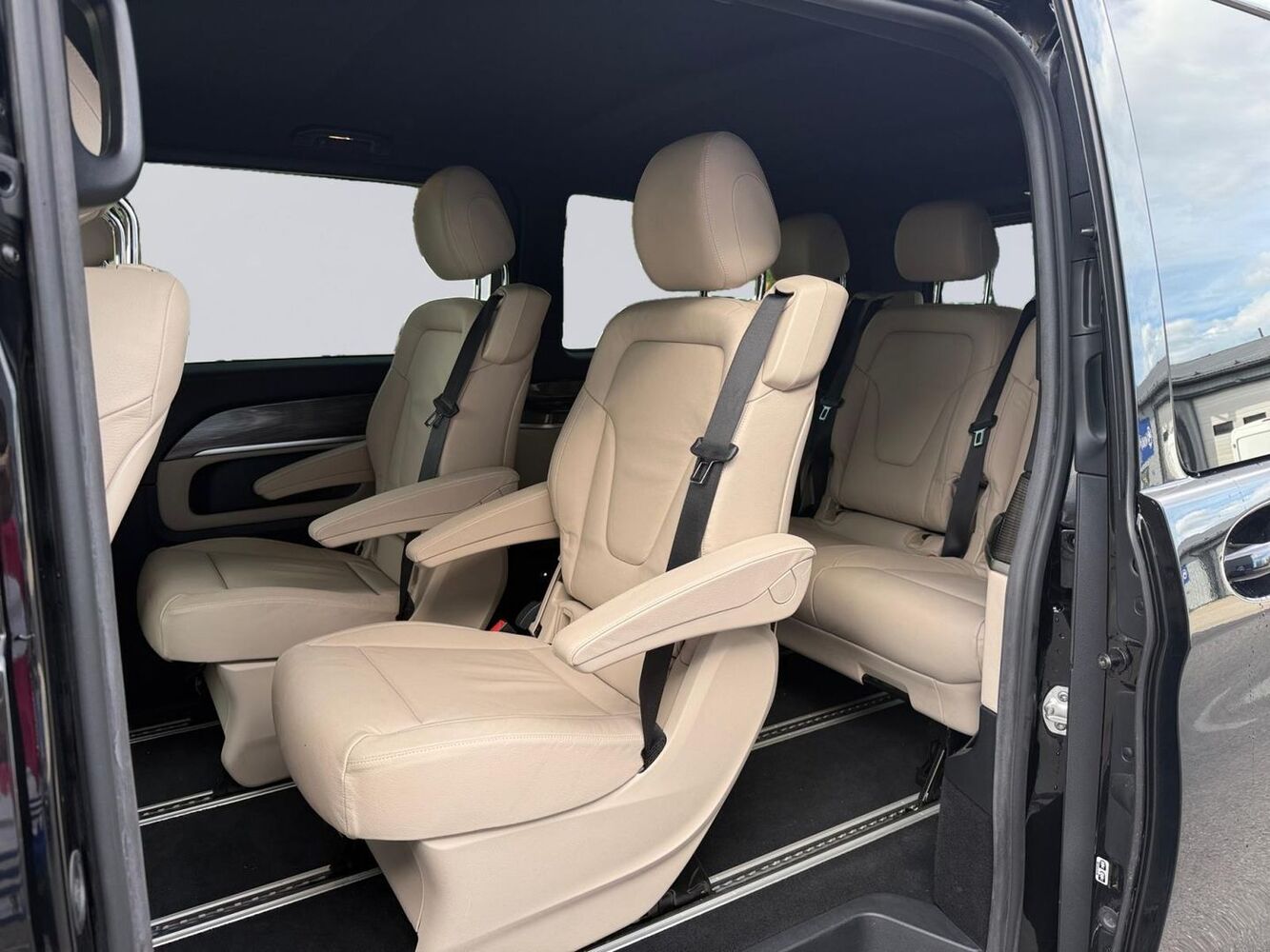 Mercedes-Benz EQV vaihtoauto