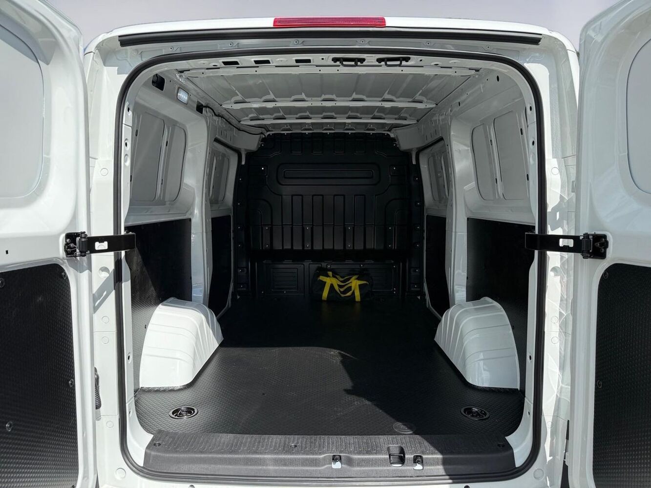 Maxus e-Deliver 5 vaihtoauto