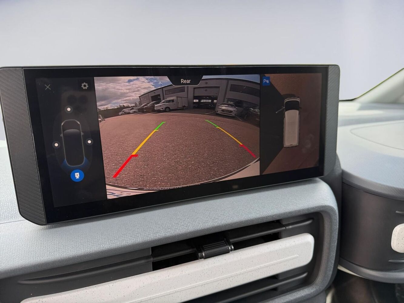 Maxus e-Deliver 5 vaihtoauto