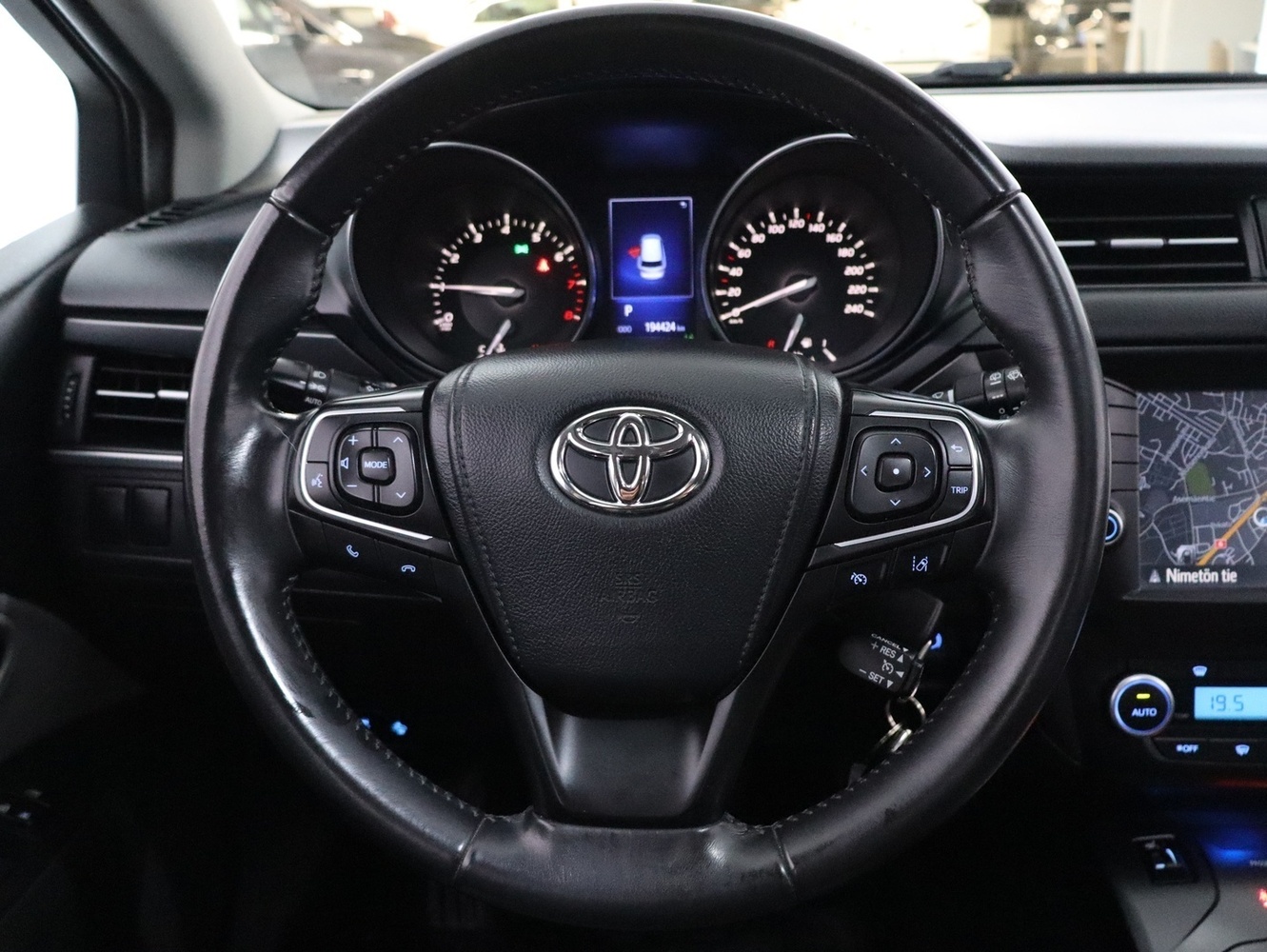 Toyota Avensis vaihtoauto