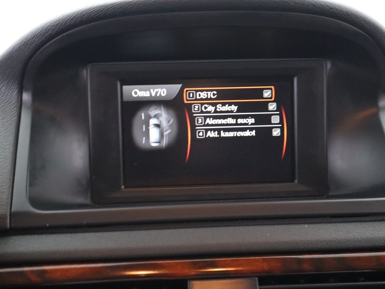 Volvo V70 vaihtoauto