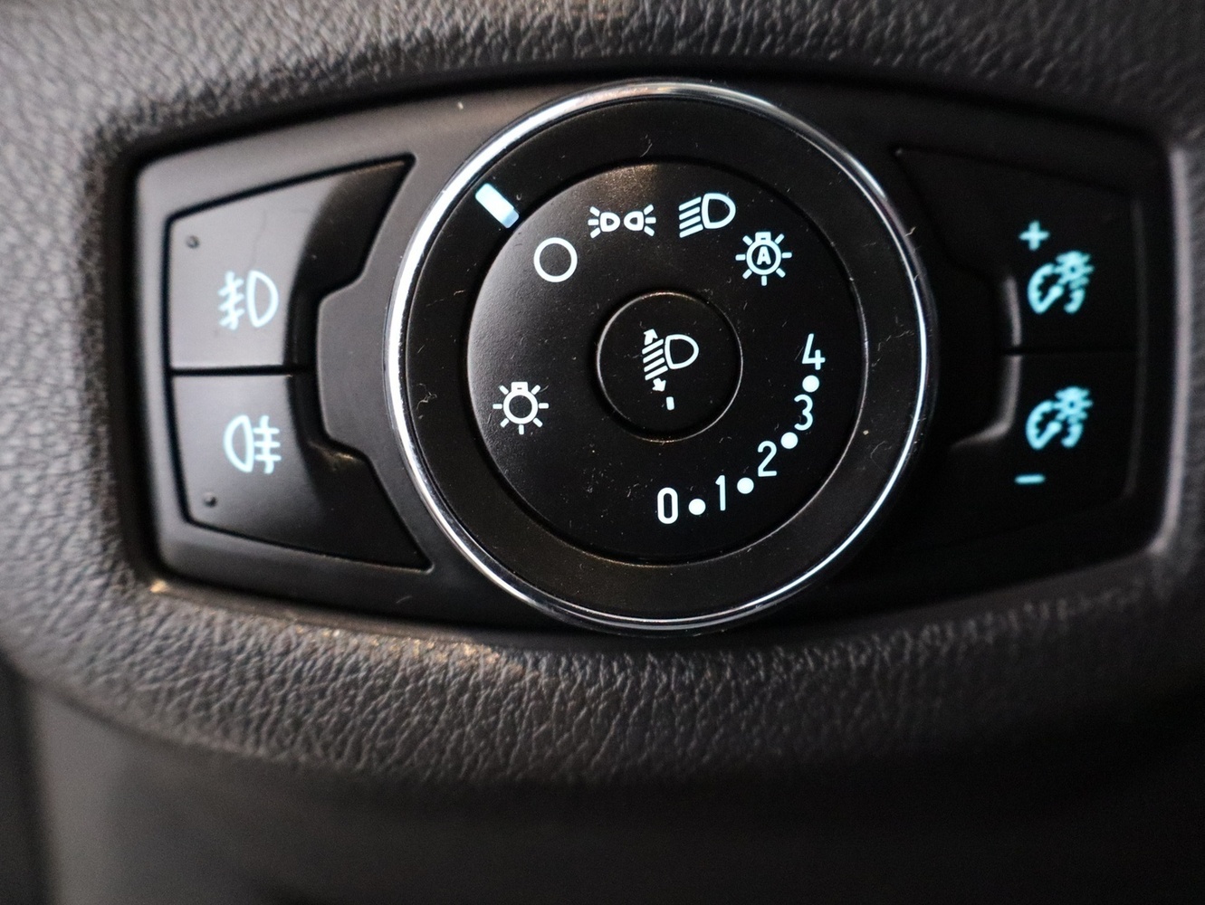 Ford Grand Tourneo Connect vaihtoauto