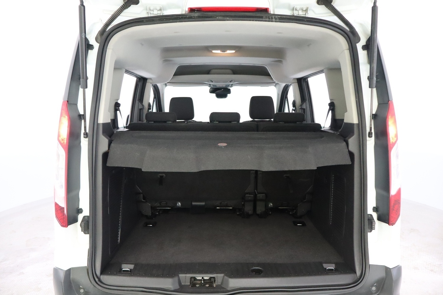 Ford Tourneo Connect vaihtoauto