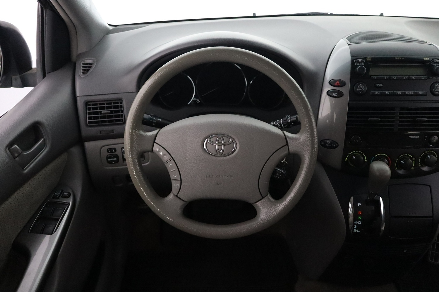Toyota Sienna vaihtoauto