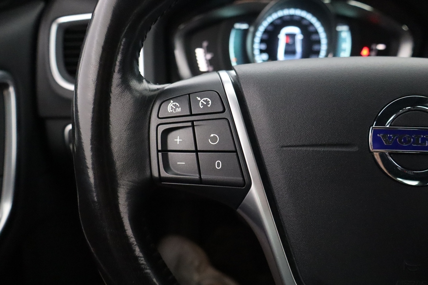 Volvo S60 Cross Country vaihtoauto