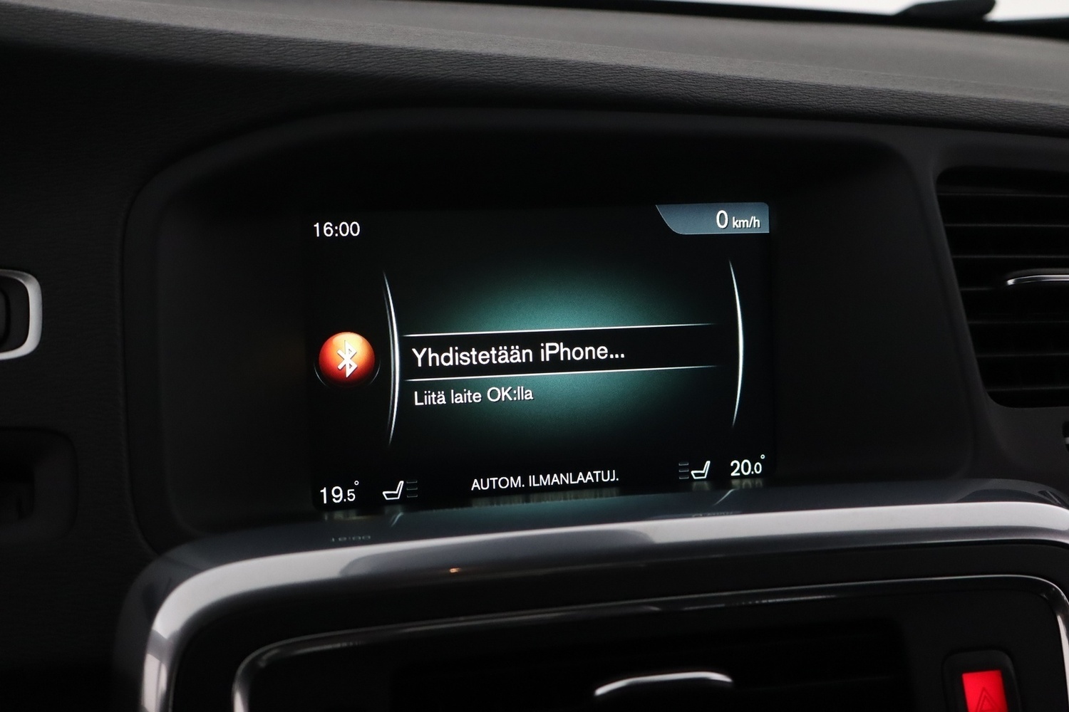 Volvo S60 Cross Country vaihtoauto