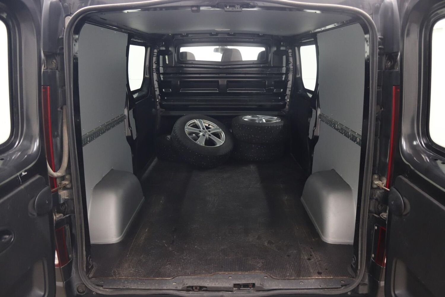 Opel Vivaro vaihtoauto