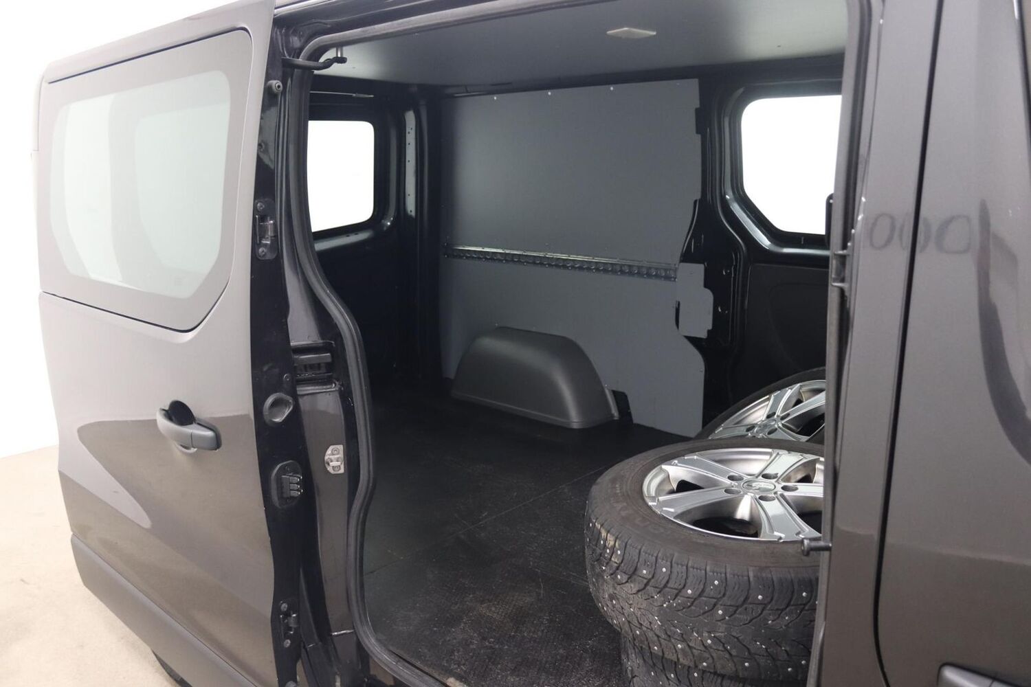 Opel Vivaro vaihtoauto