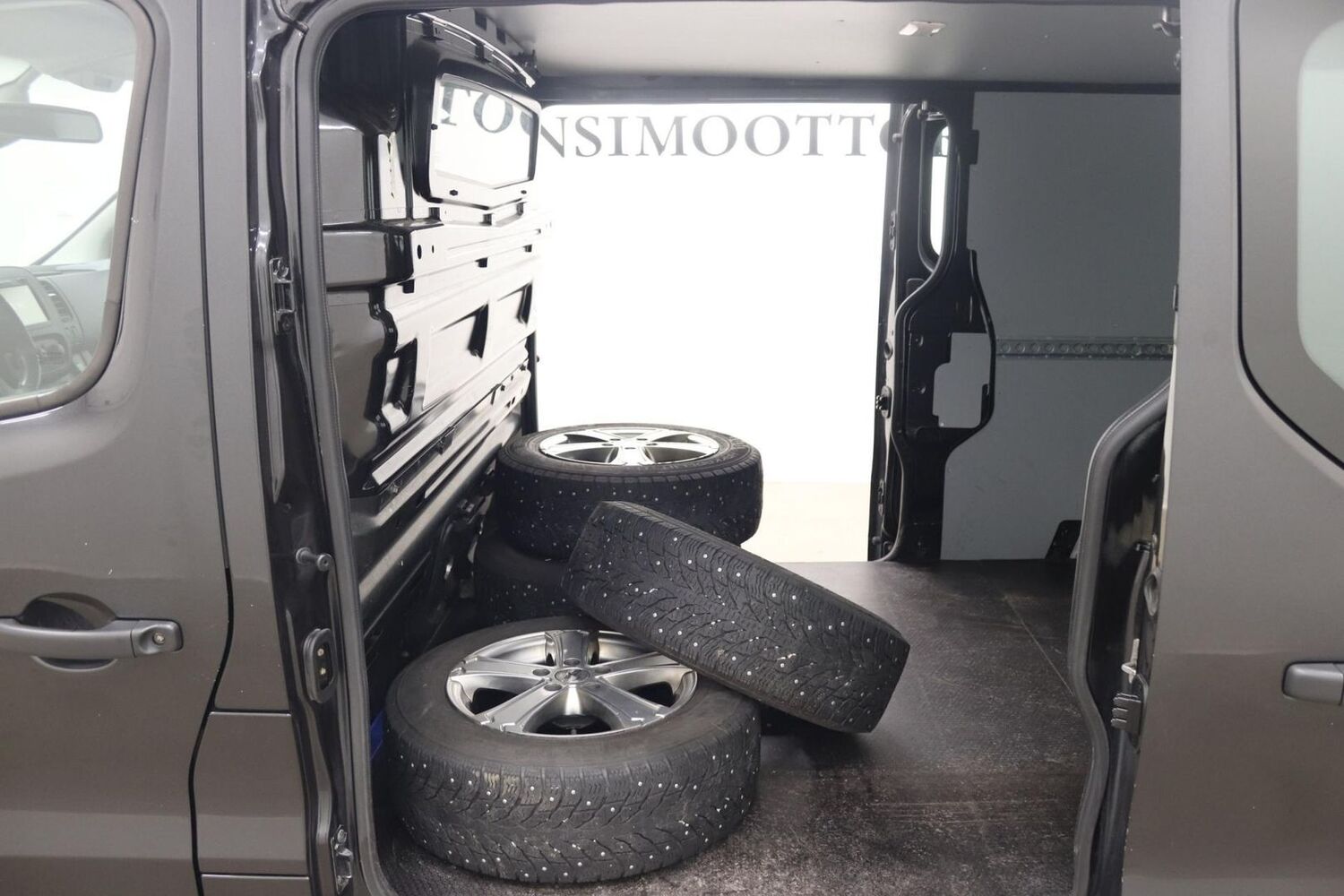 Opel Vivaro vaihtoauto