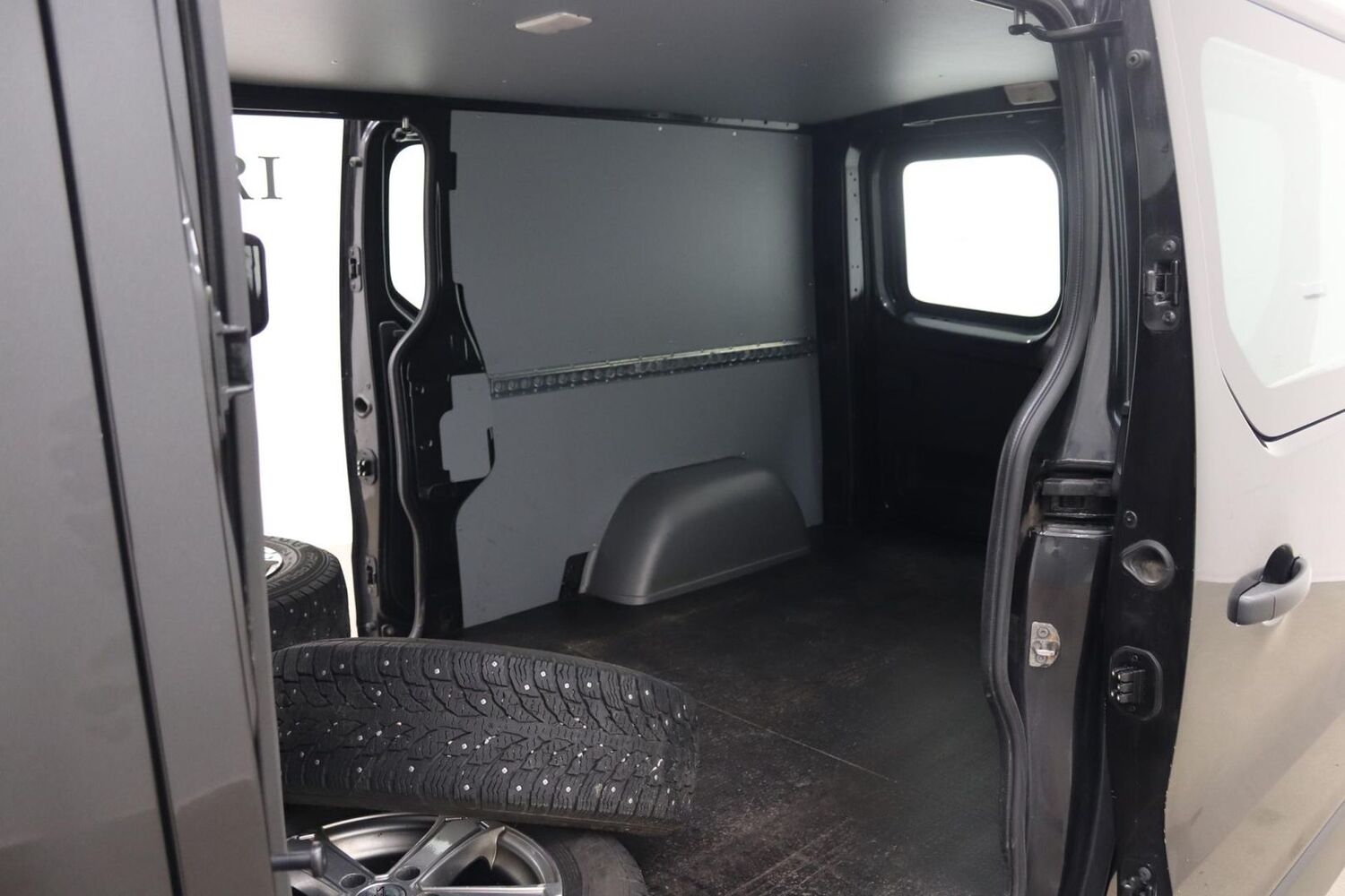 Opel Vivaro vaihtoauto