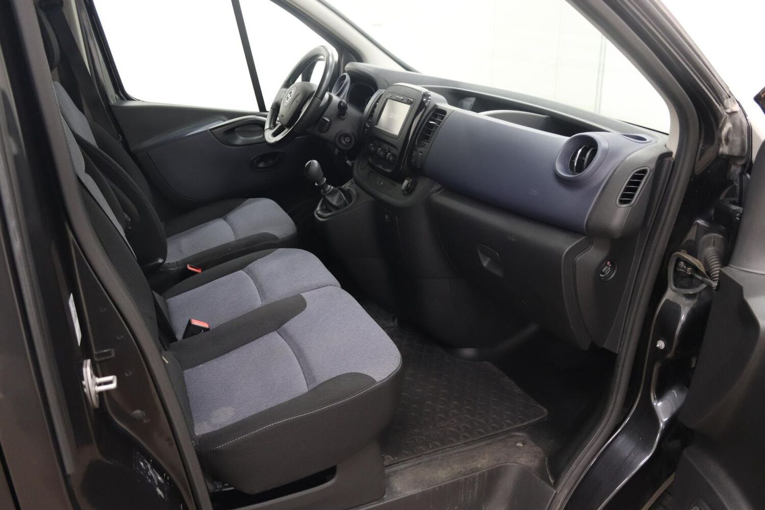 Opel Vivaro vaihtoauto