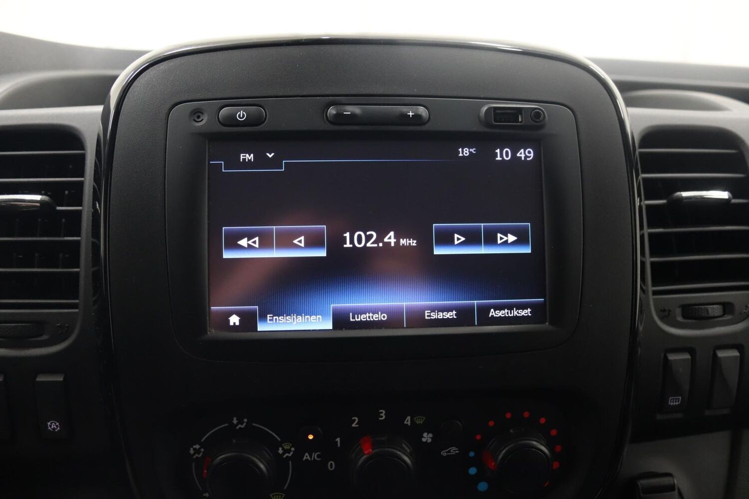 Opel Vivaro vaihtoauto