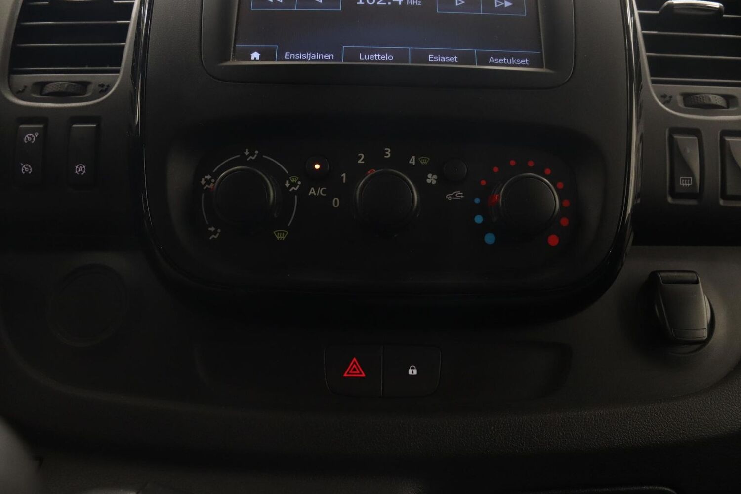 Opel Vivaro vaihtoauto