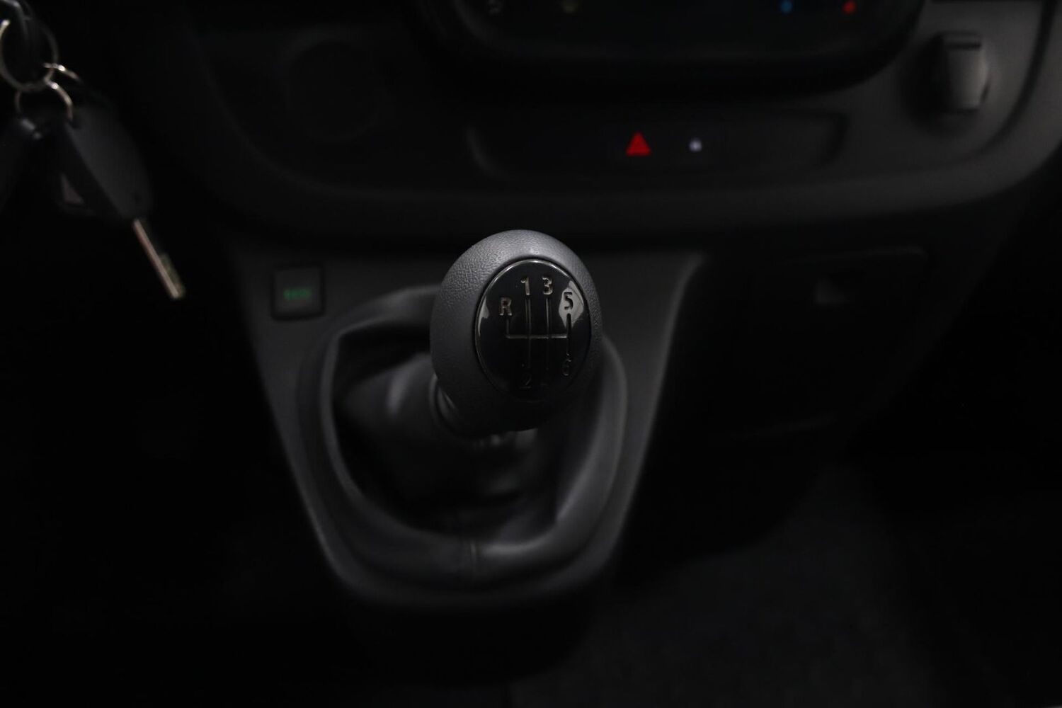 Opel Vivaro vaihtoauto