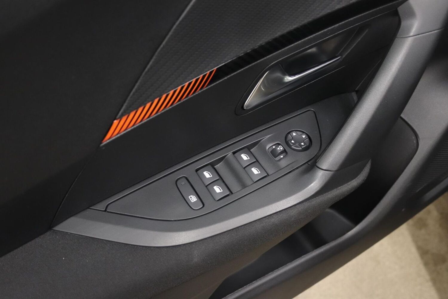 Peugeot e-2008 vaihtoauto
