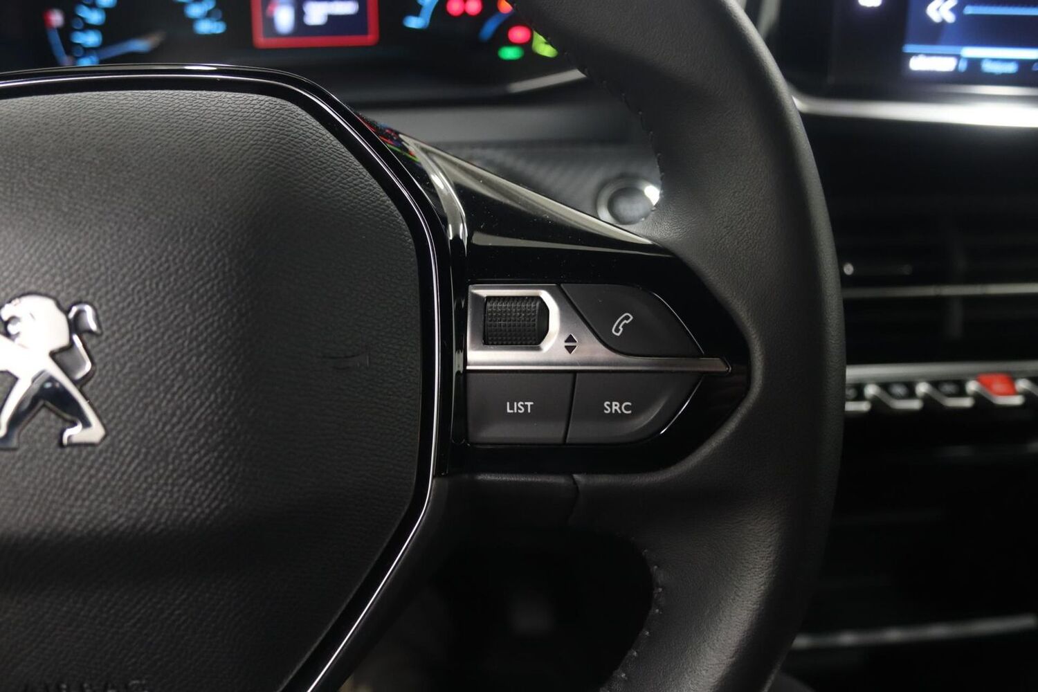 Peugeot e-2008 vaihtoauto