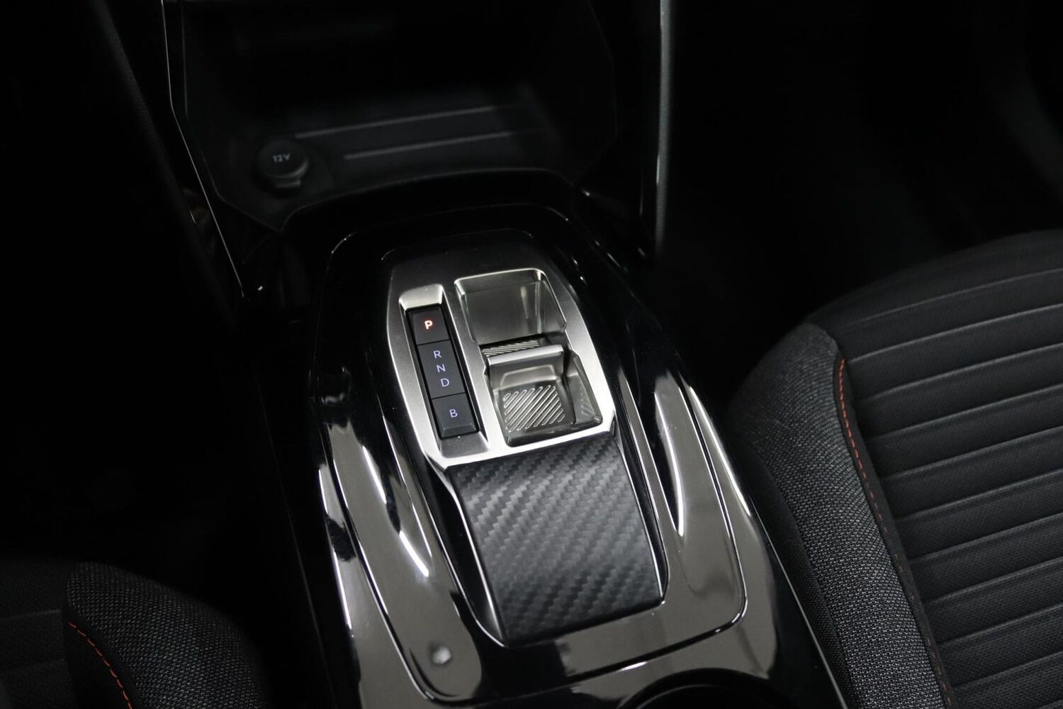 Peugeot e-2008 vaihtoauto