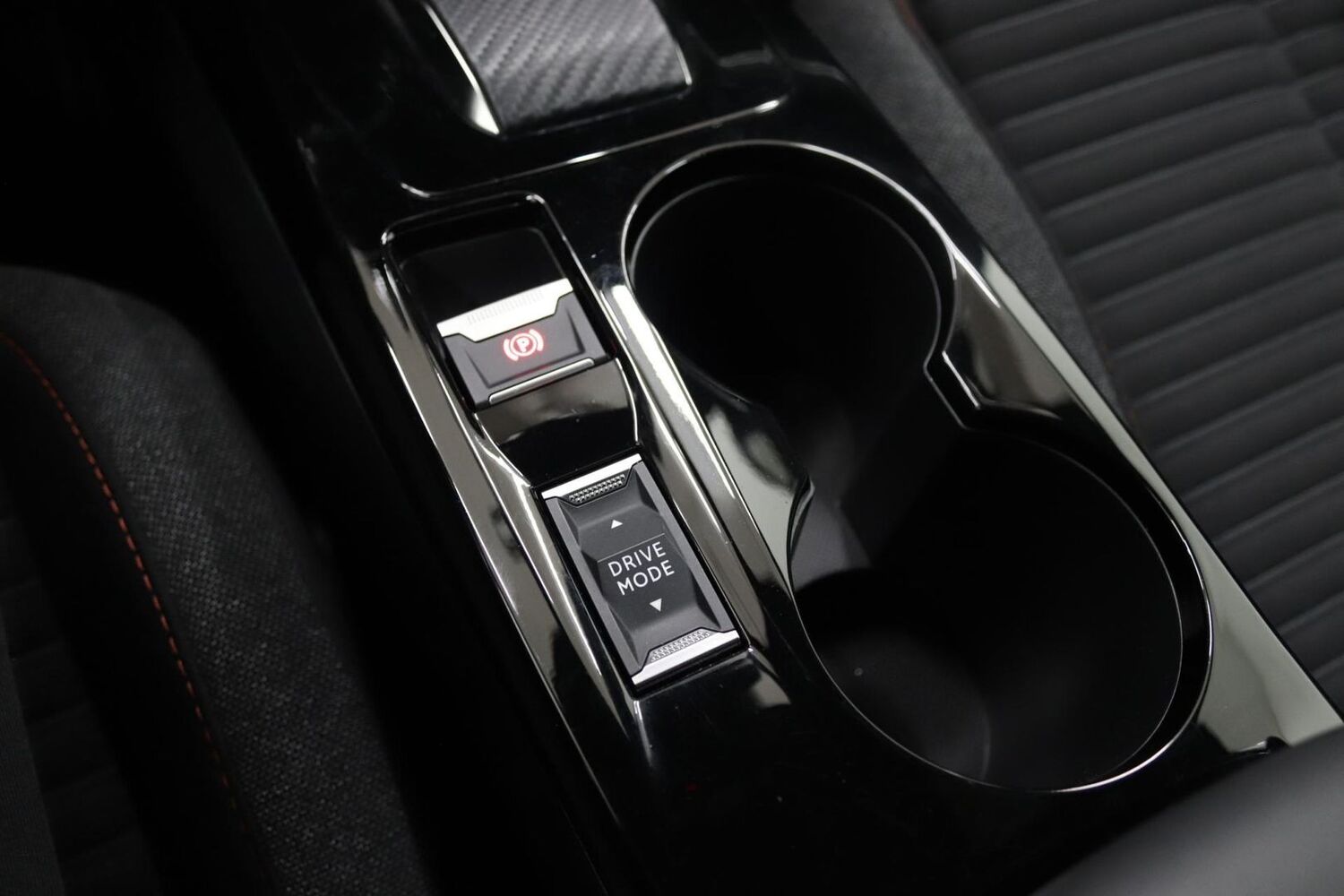 Peugeot e-2008 vaihtoauto