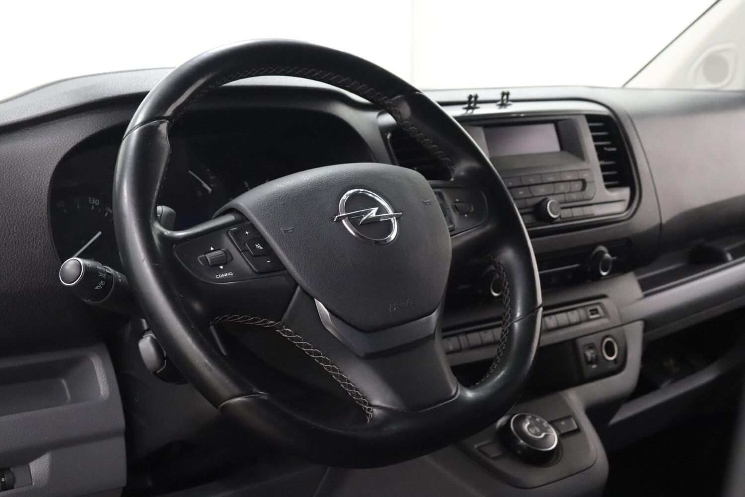 Opel Vivaro vaihtoauto