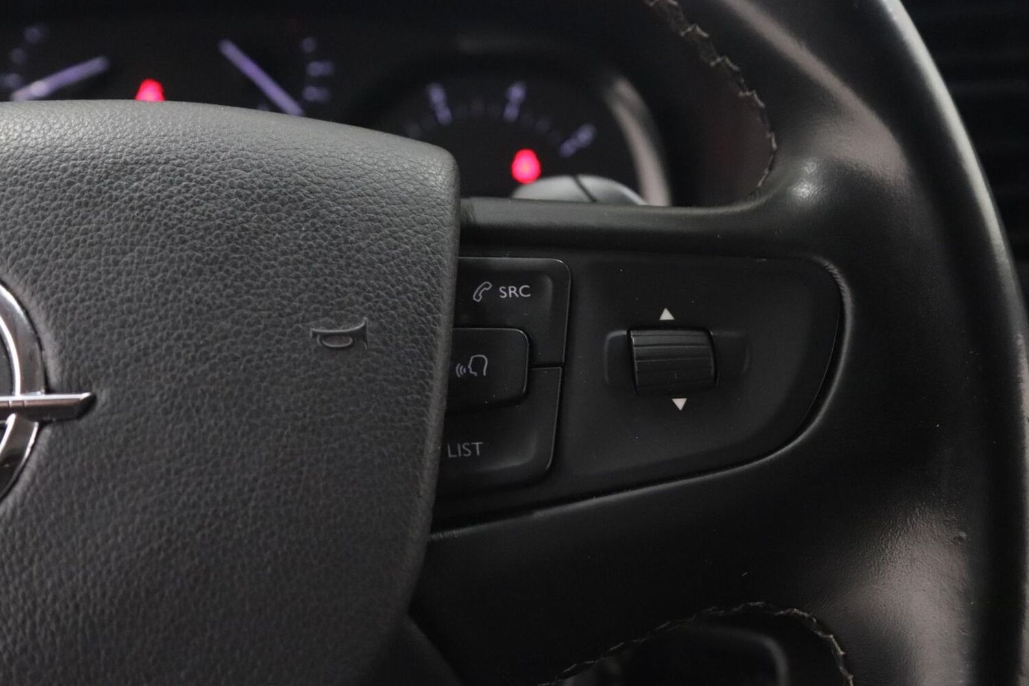Opel Vivaro vaihtoauto