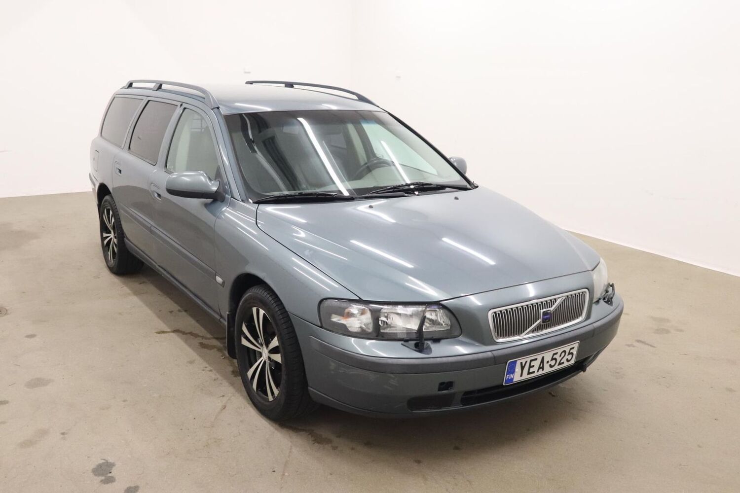 Volvo V70 vaihtoauto
