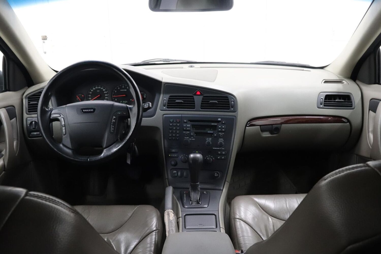 Volvo V70 vaihtoauto