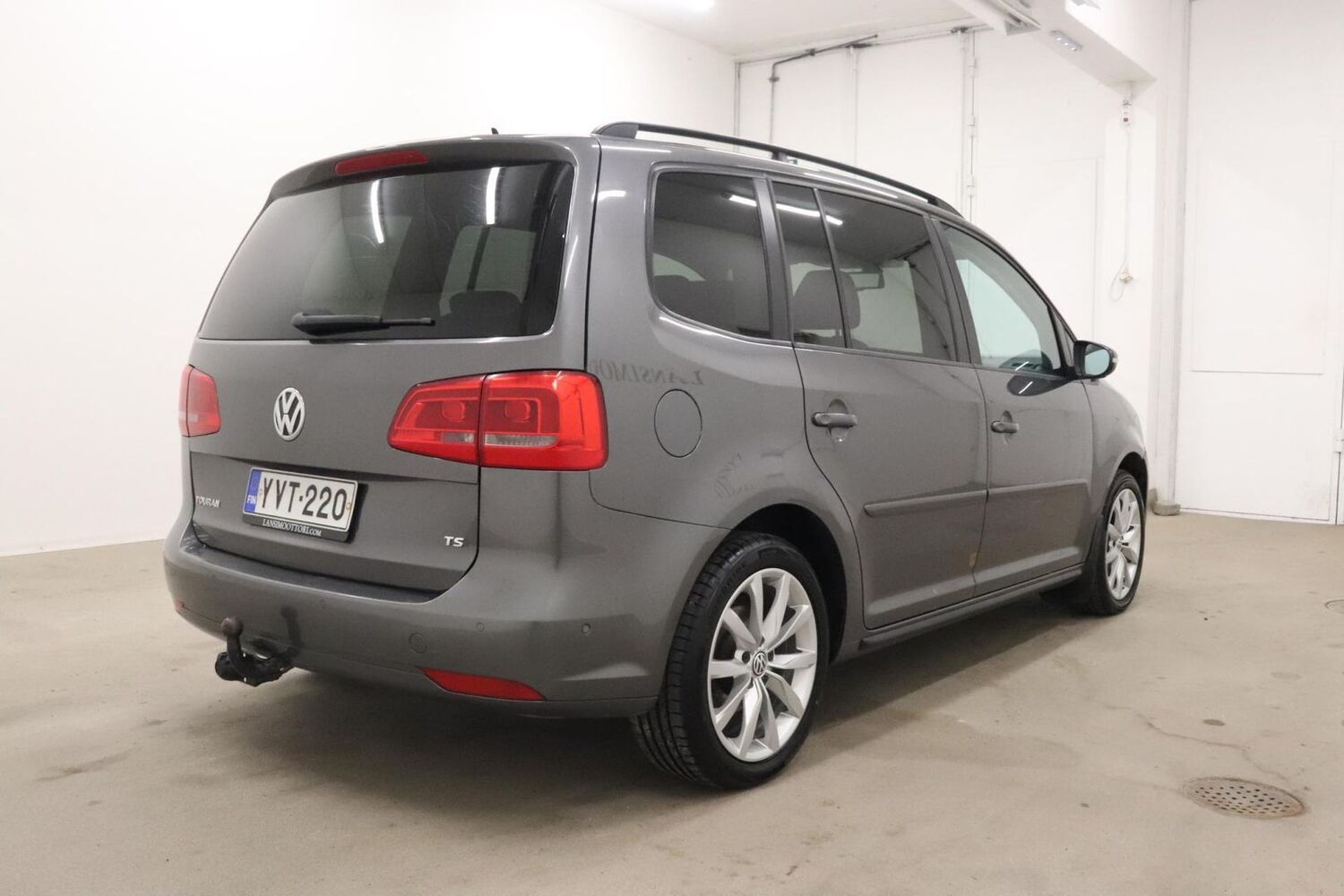 Volkswagen Touran vaihtoauto