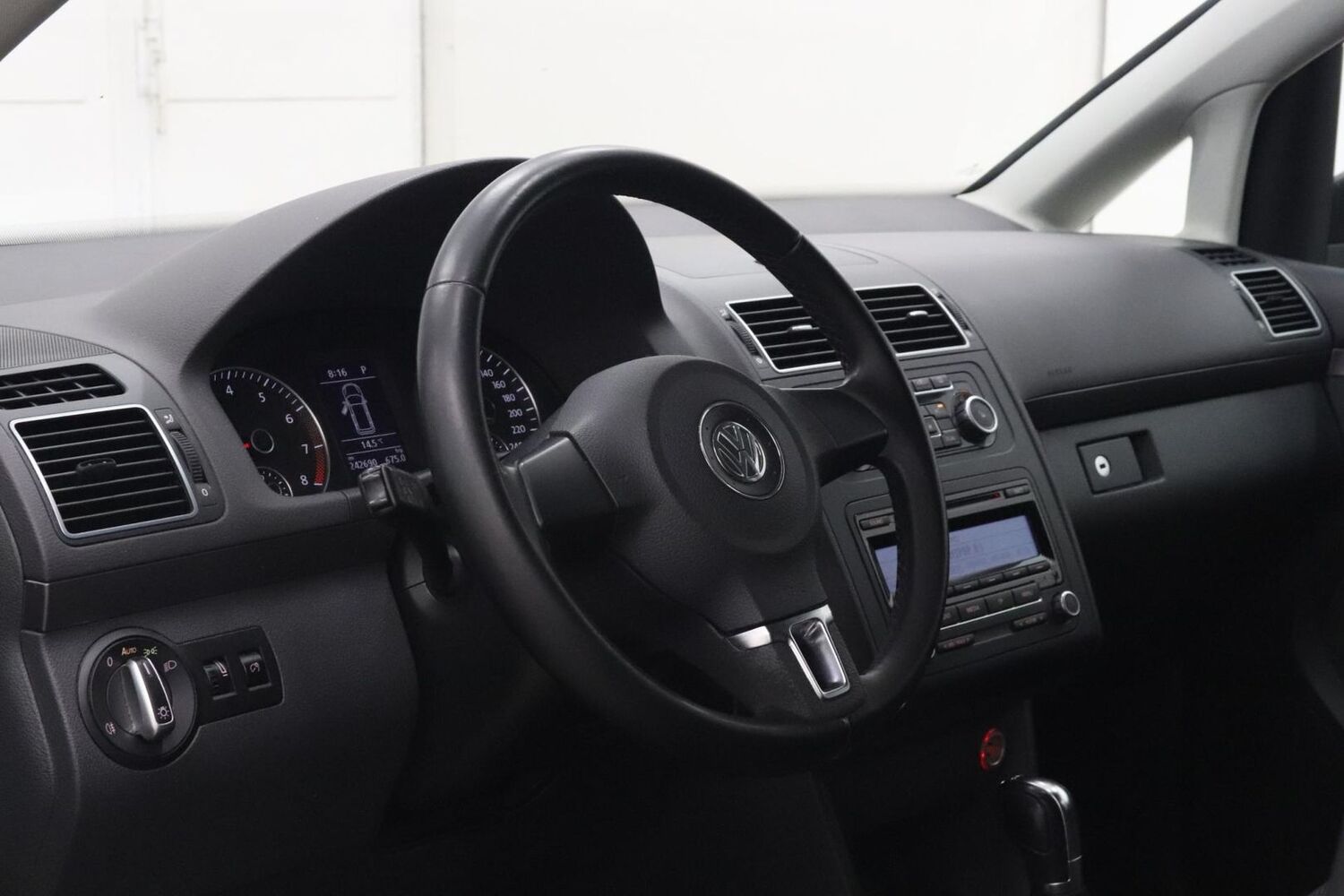 Volkswagen Touran vaihtoauto