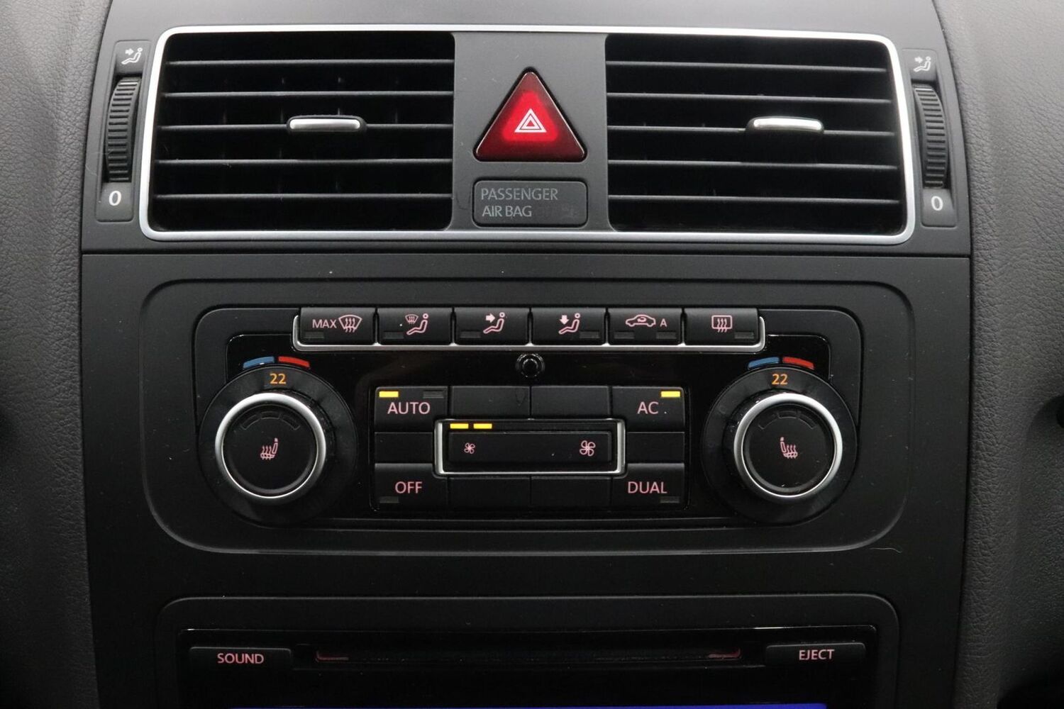 Volkswagen Touran vaihtoauto