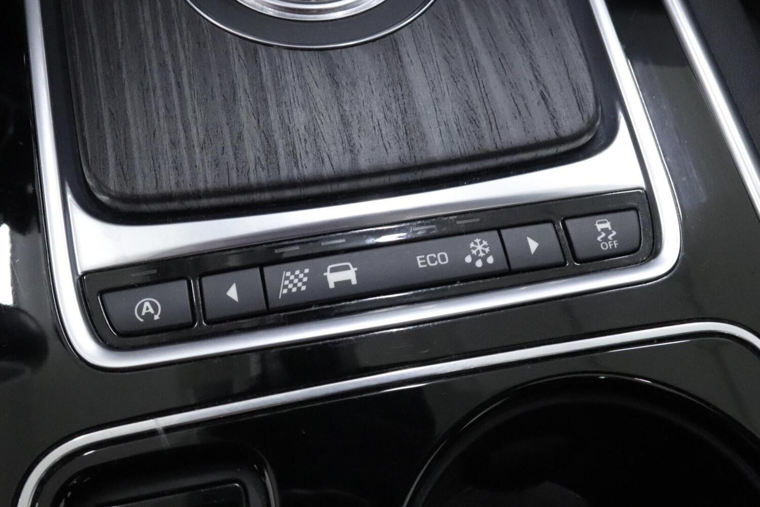 Jaguar XE vaihtoauto
