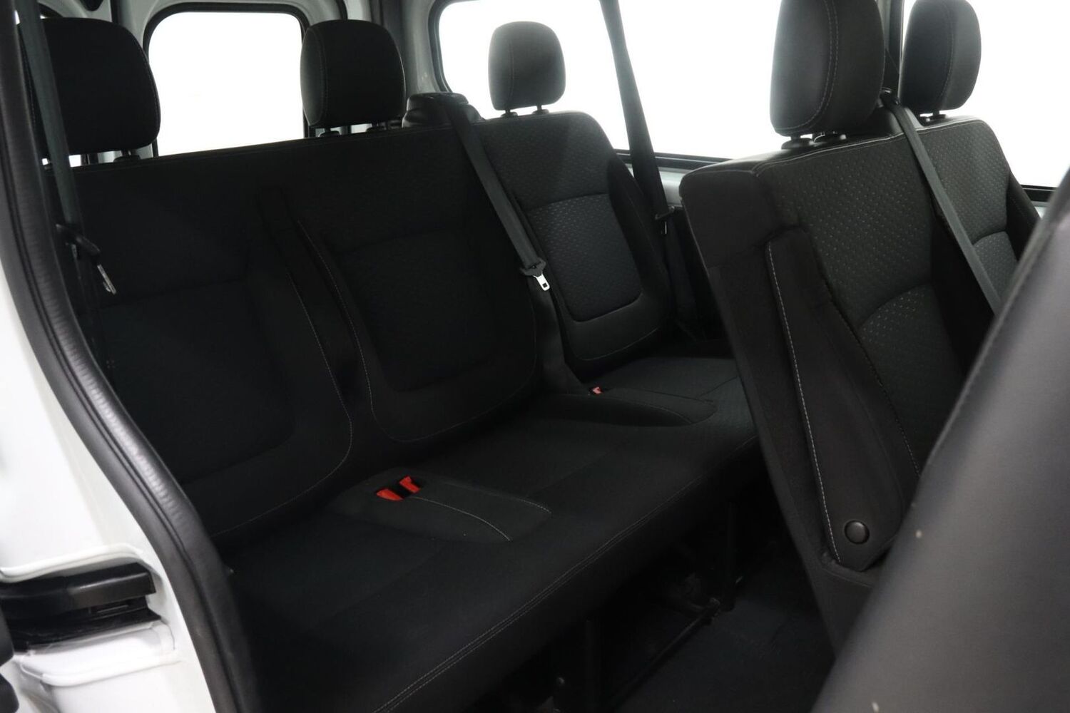 Opel Vivaro vaihtoauto