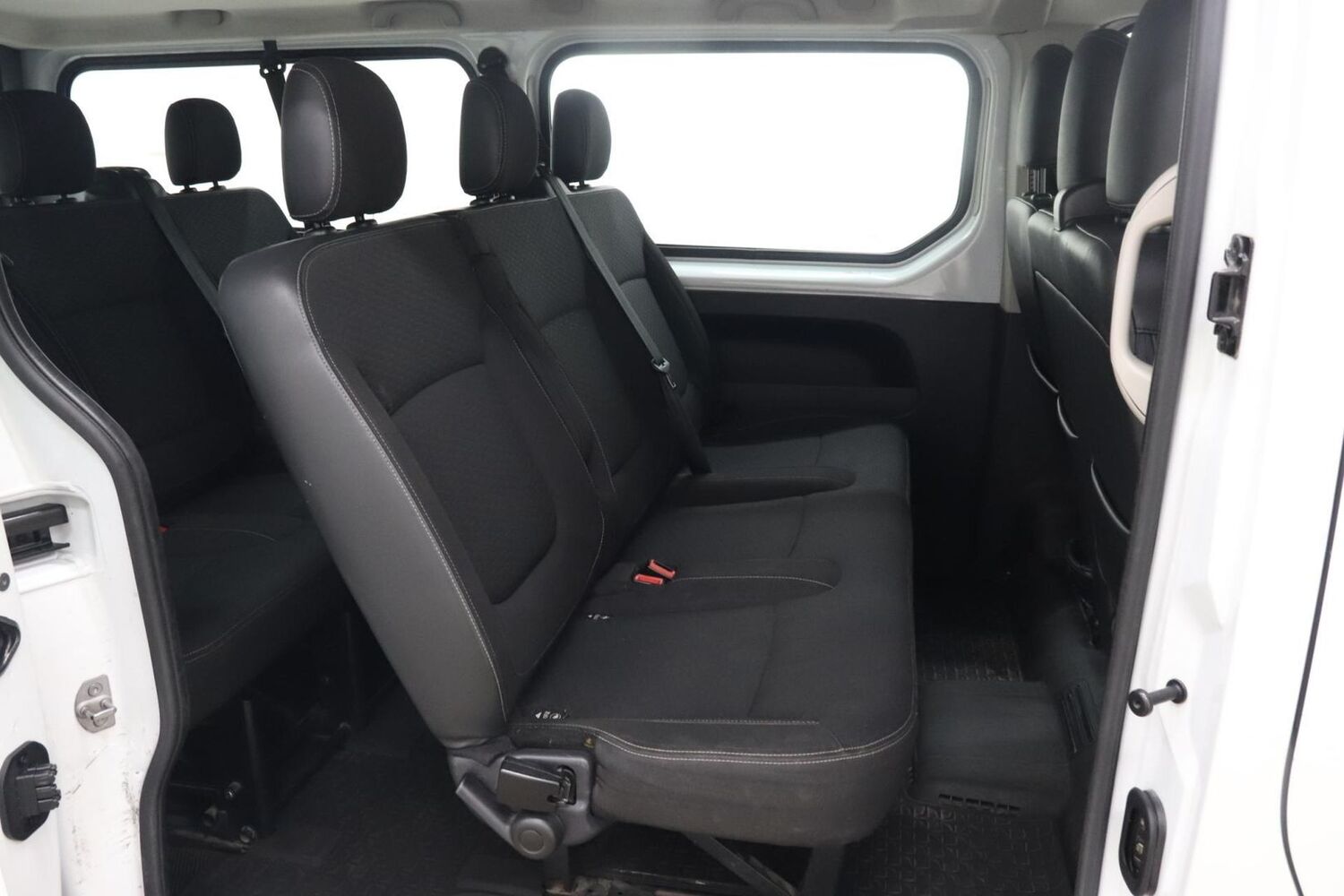 Opel Vivaro vaihtoauto