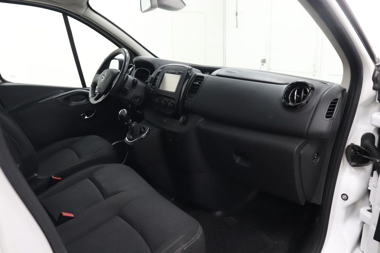 Opel Vivaro vaihtoauto