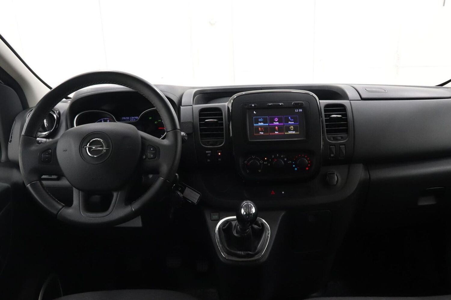 Opel Vivaro vaihtoauto