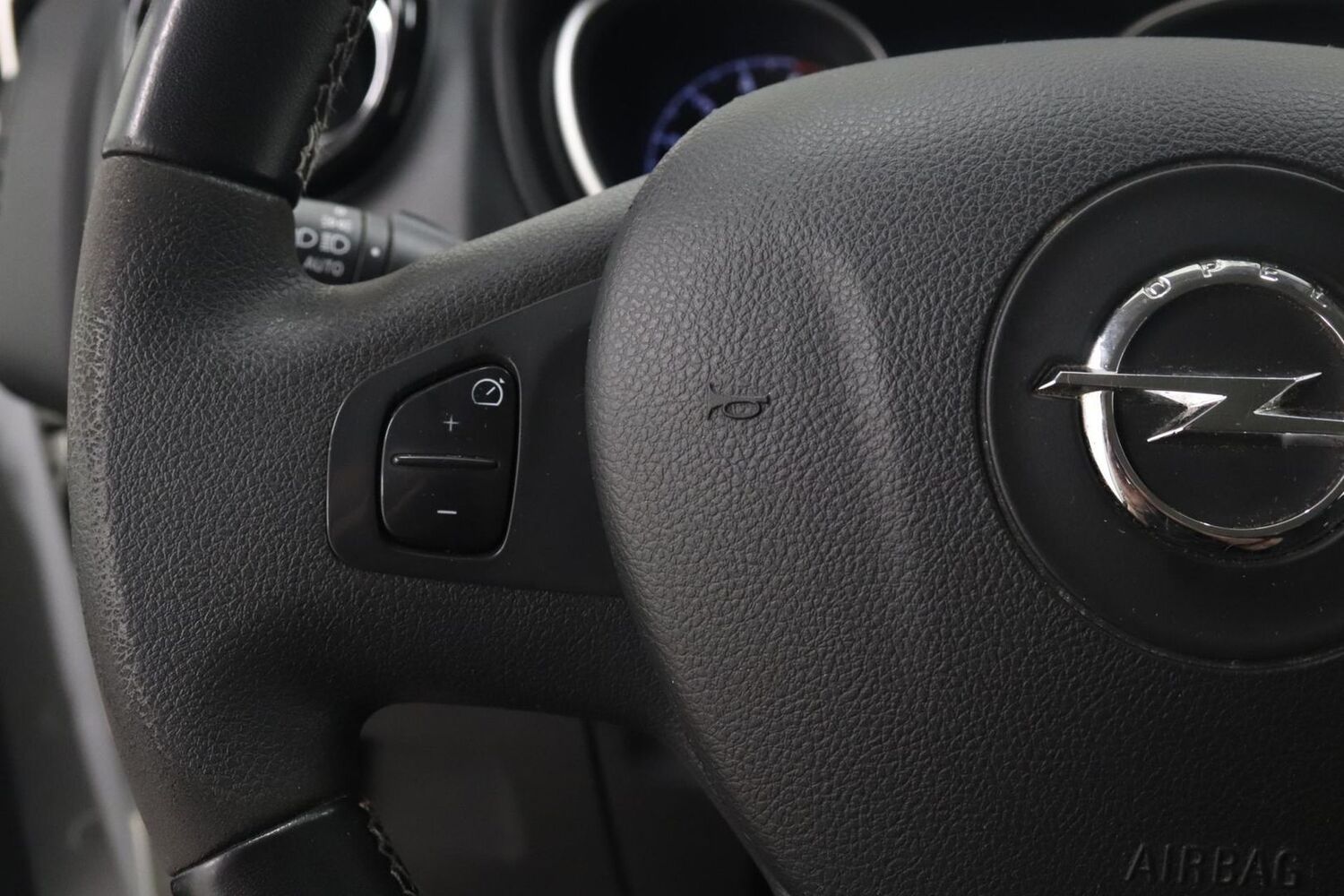 Opel Vivaro vaihtoauto