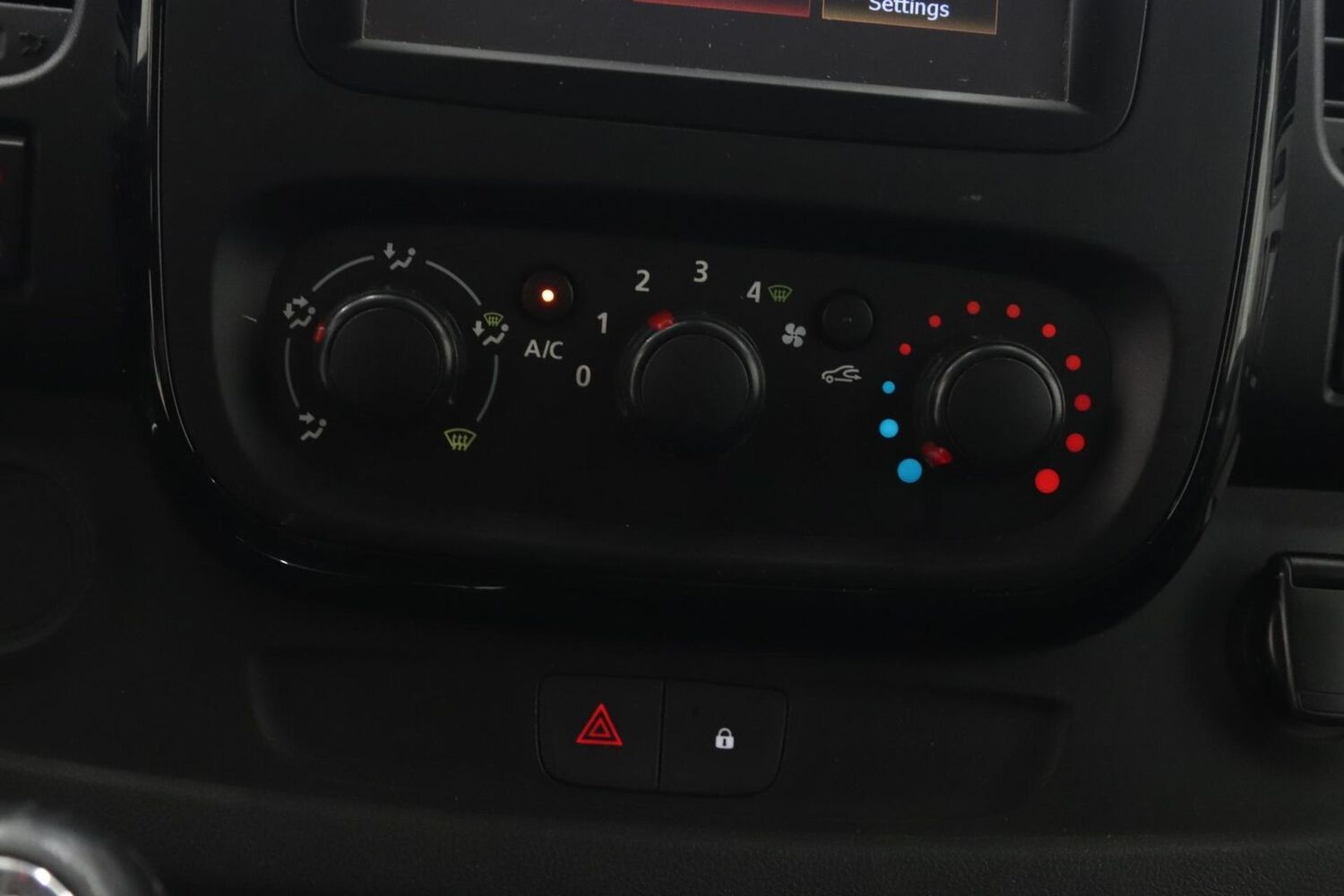 Opel Vivaro vaihtoauto